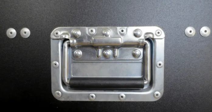 heavy-duty-flight-case-recessed-handle.webp